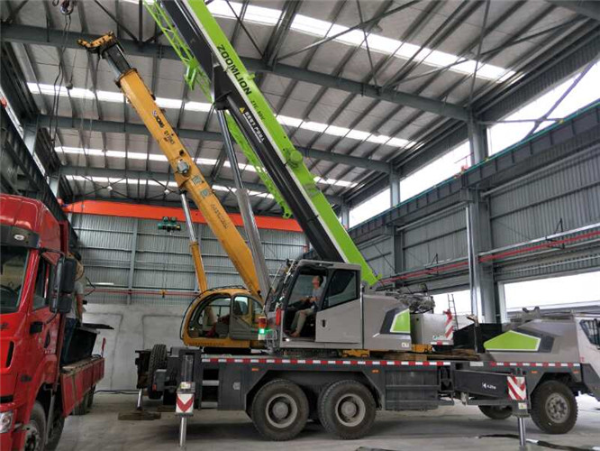 五指山市高空车出租需要注意哪些安全事项？