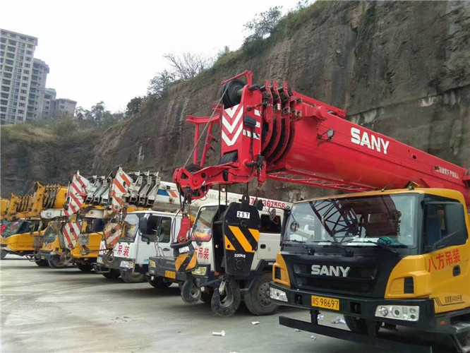 五指山市吊车出租按什么计费？台班费、单次费、里程费怎么算？